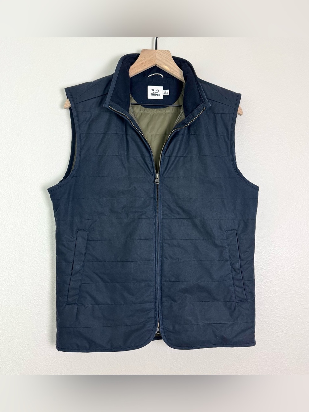 Flint and Tinder York Quilted Vest Waxed Canvas Water Resistant Navy Blue Small - Picture 7 of 15